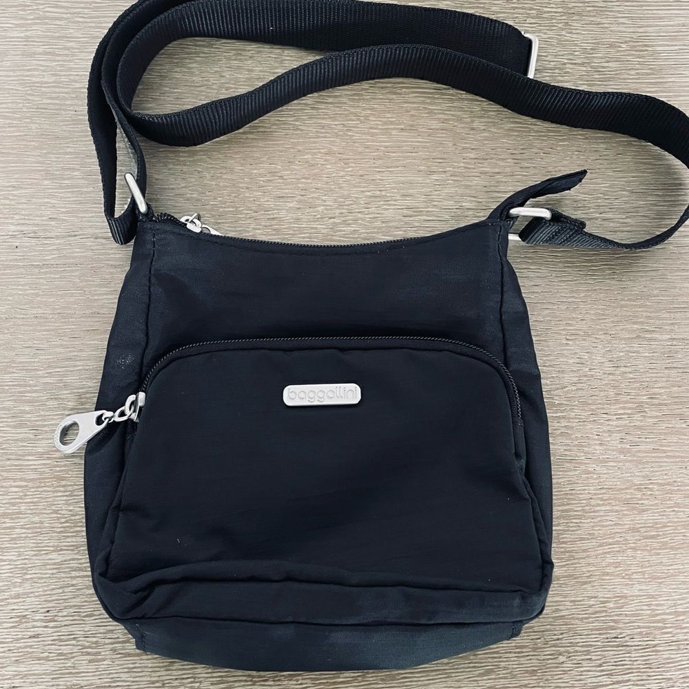 Baggallini Black Crossbody Small Purse Bag